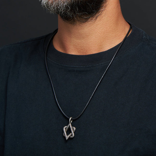 Sapir on leather Kameart