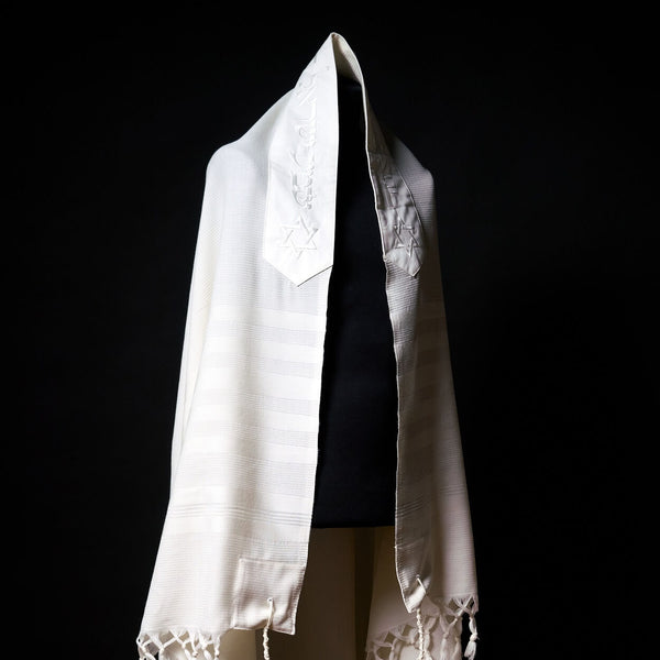 Tallit Menorah Full White Kameart