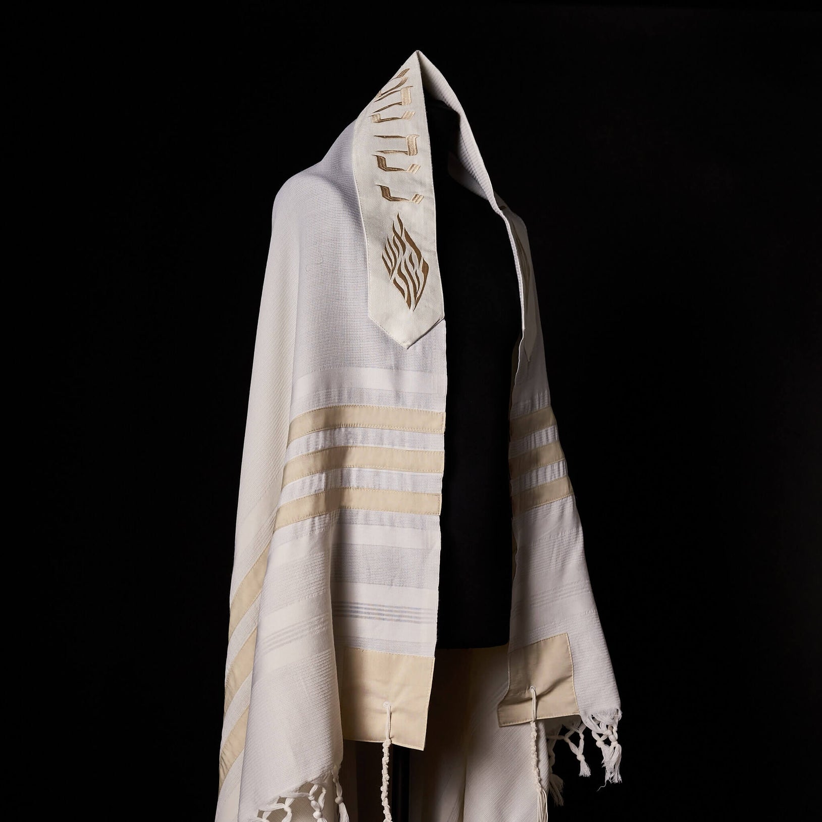 Tallit Nahman Classic White & Beige
