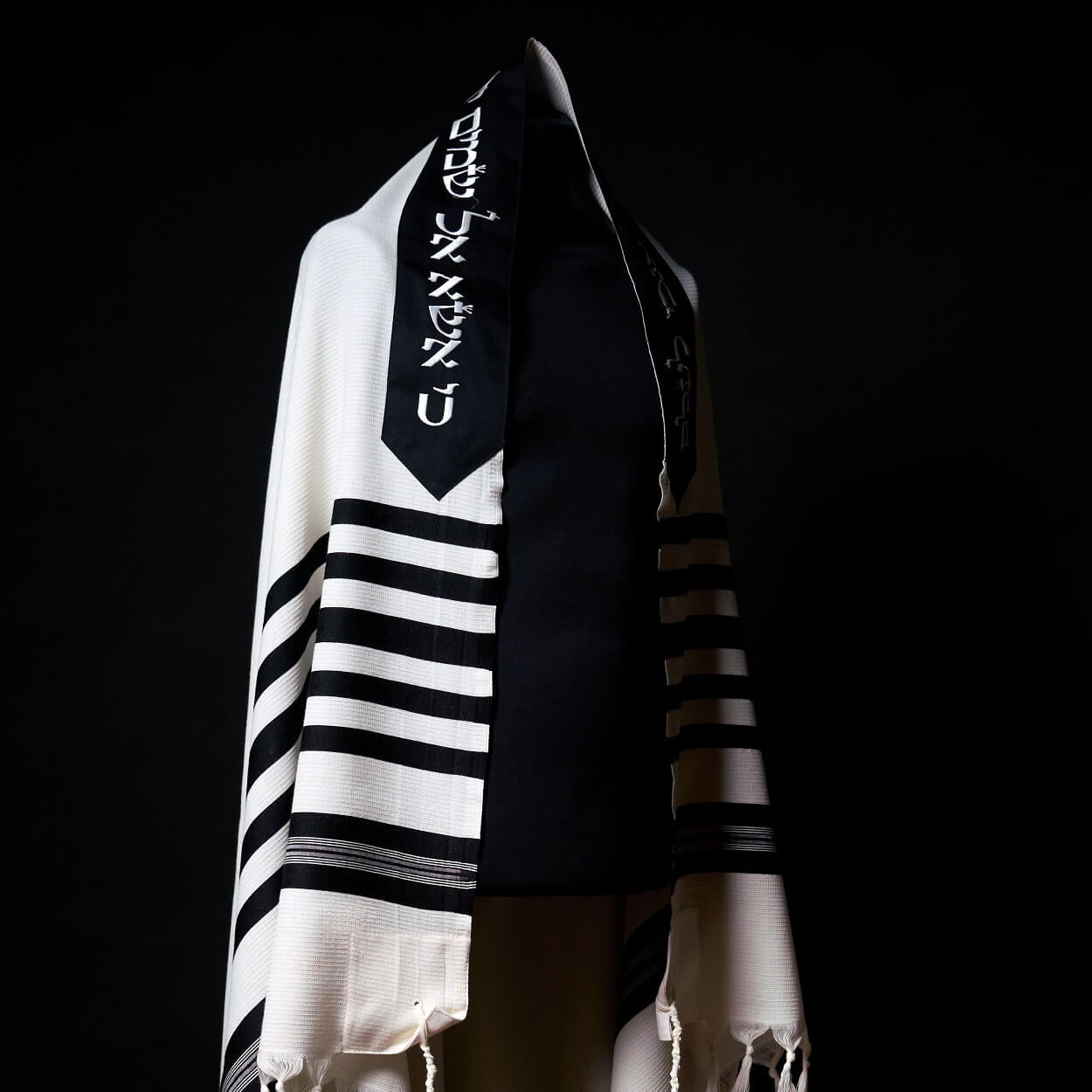 Tallit Hai Classic Black