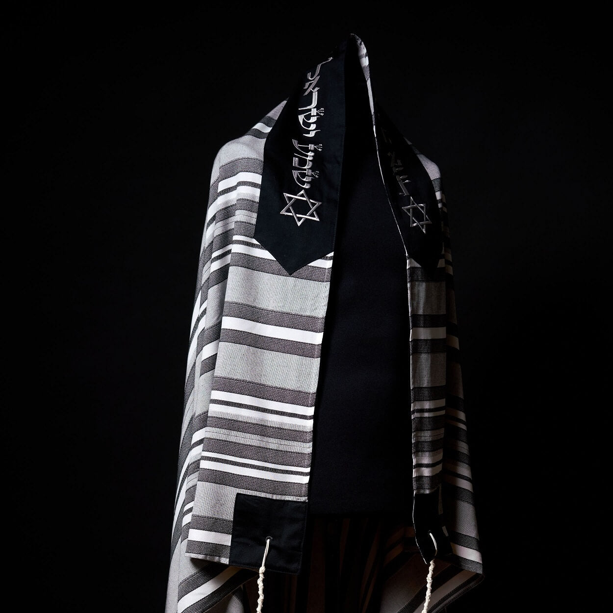 Am Israel Chai Tallit Black Gray | Luxury Prayer Shawl