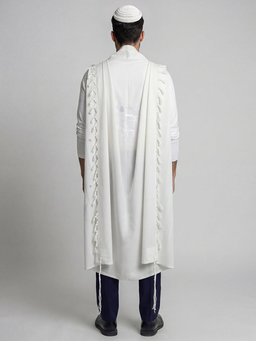 Am Israel Chai Tallit White | Luxury Prayer Shawl