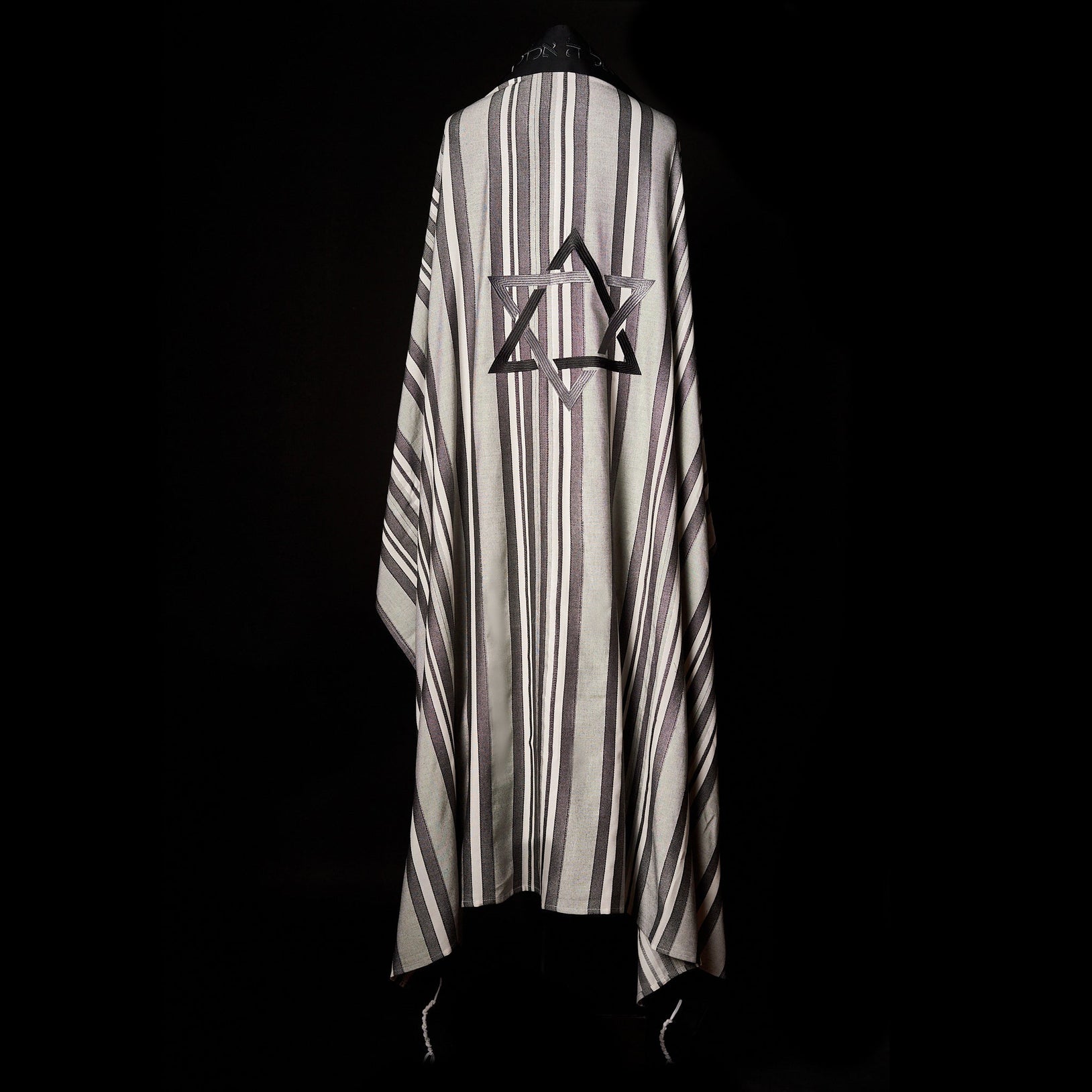 #color_grey-and-black-stripe