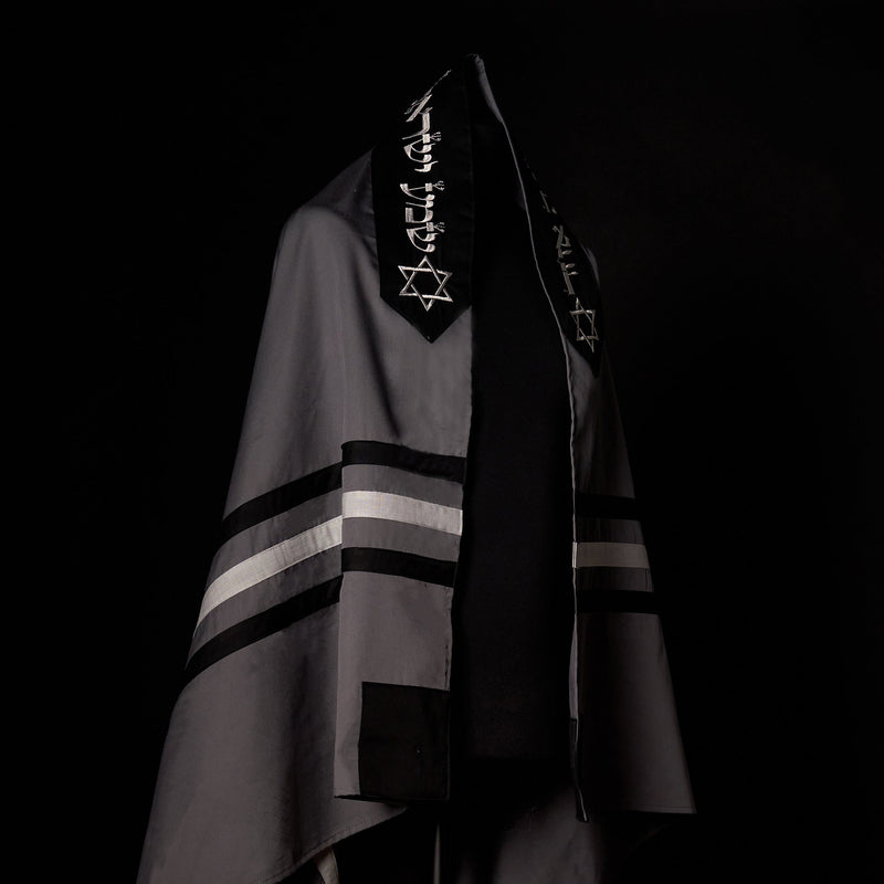 #color_grey-and-black