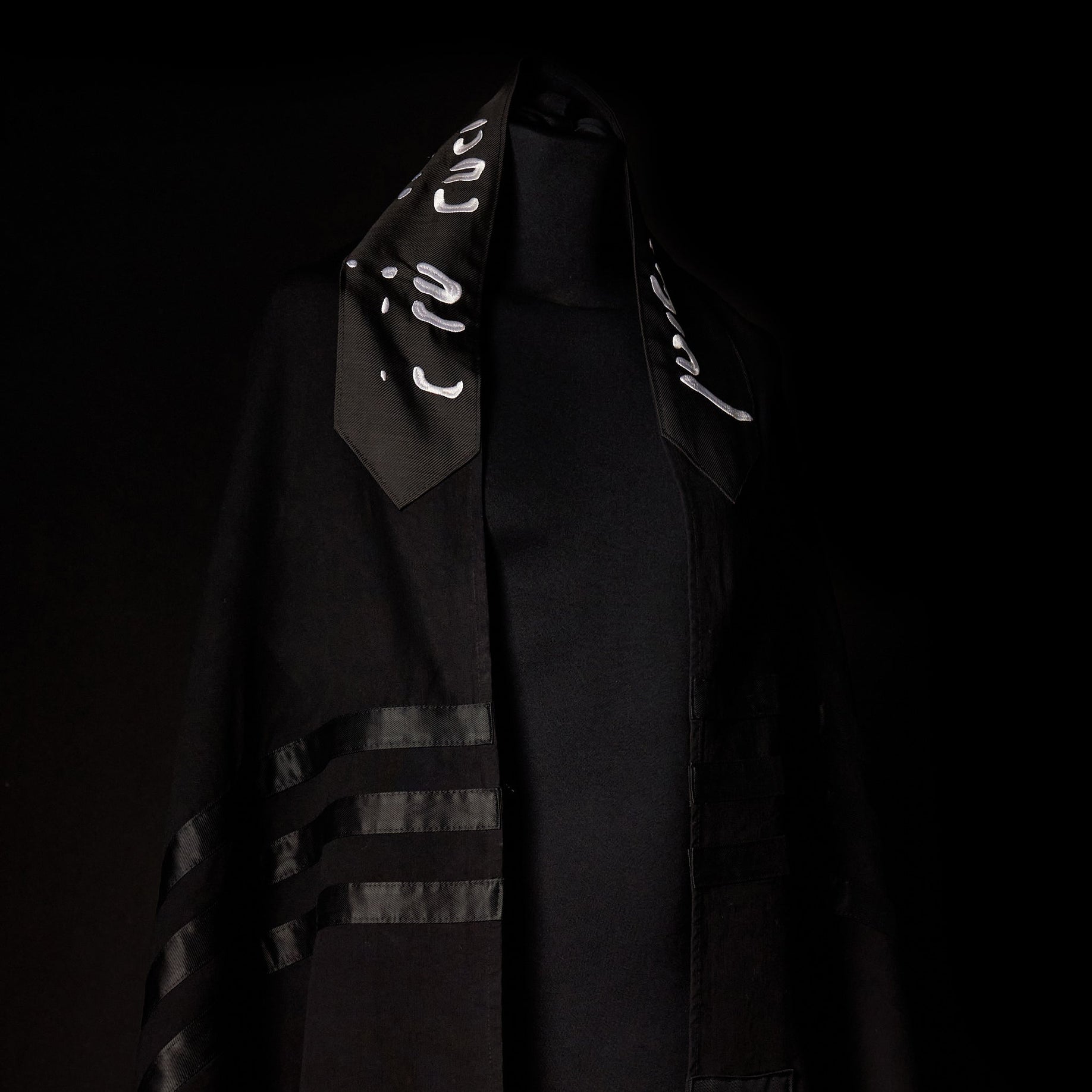 Petek Tallit Black | Luxury Jewish Prayer Shawl