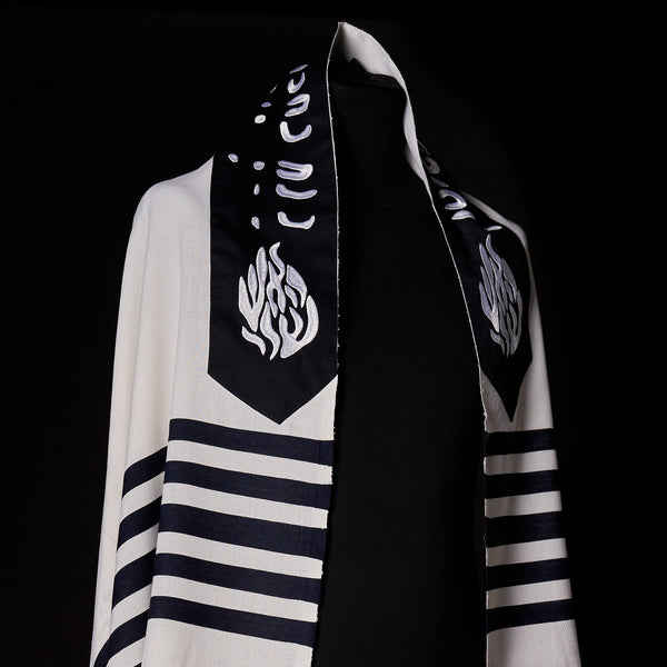 Petek Tallit White Navy | Luxury Prayer Shawl