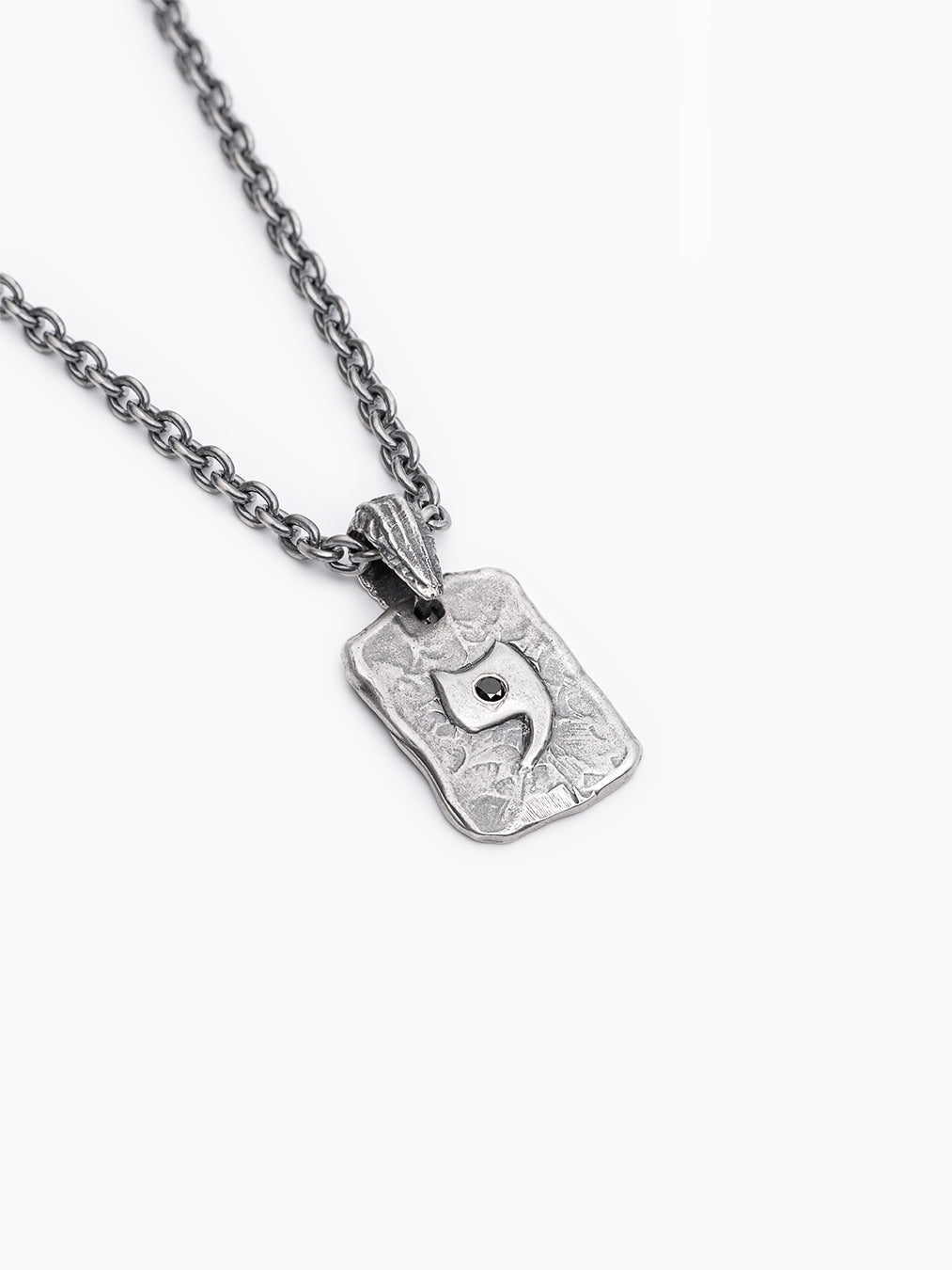 Yud (י) Black Diamond